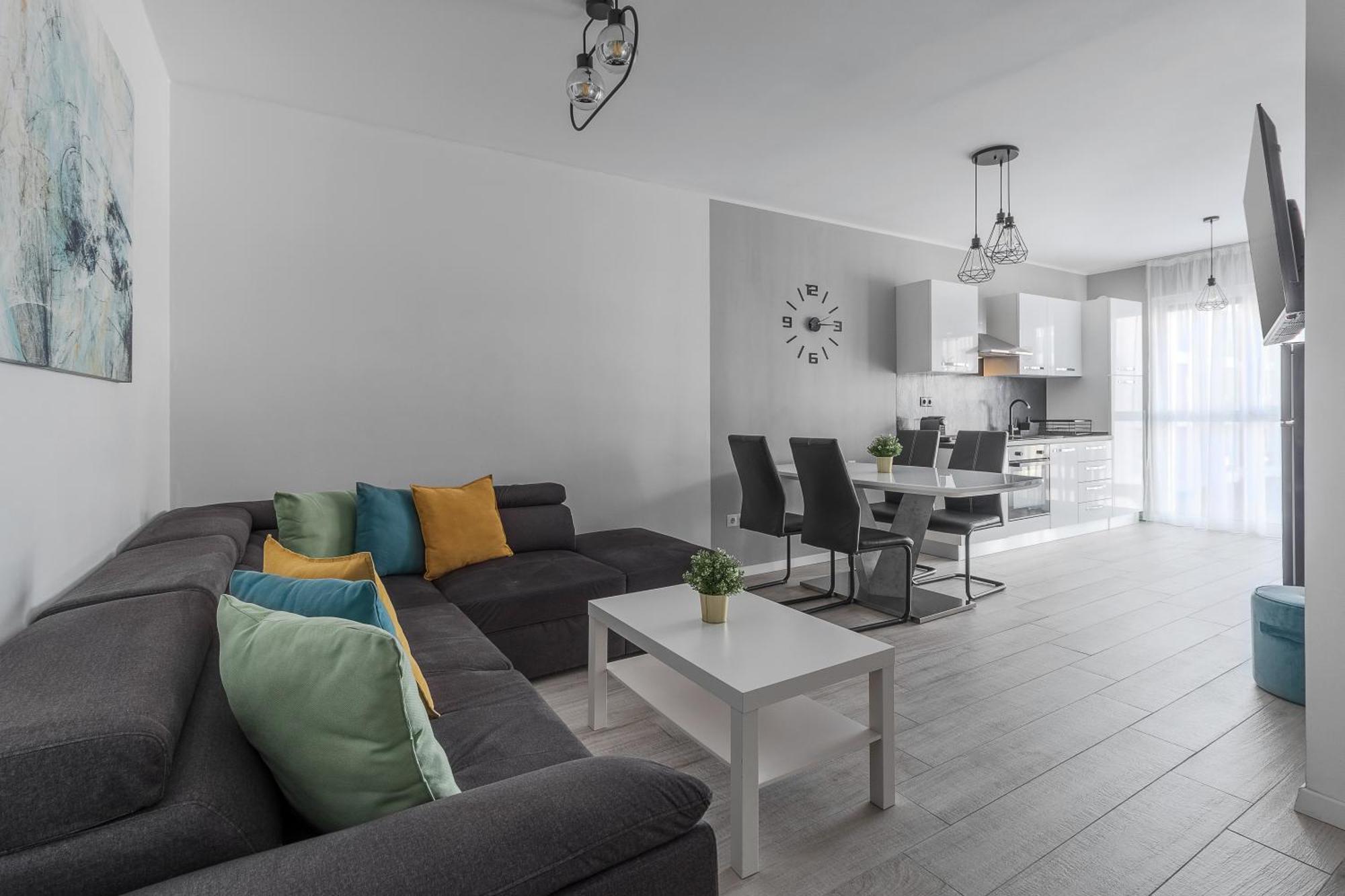 Ceyrat Flat Lägenhet Oradea Exteriör bild