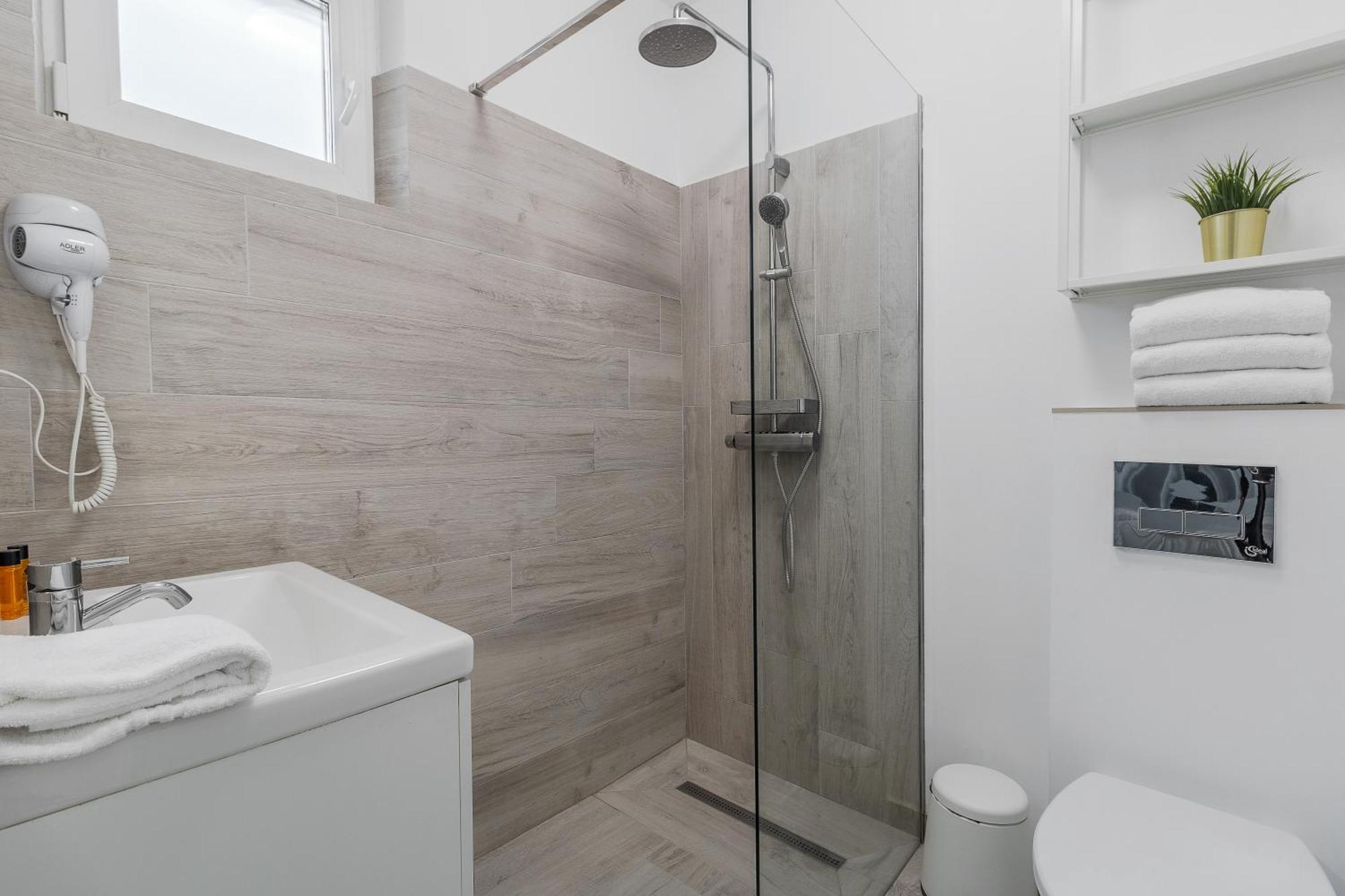 Ceyrat Flat Lägenhet Oradea Exteriör bild