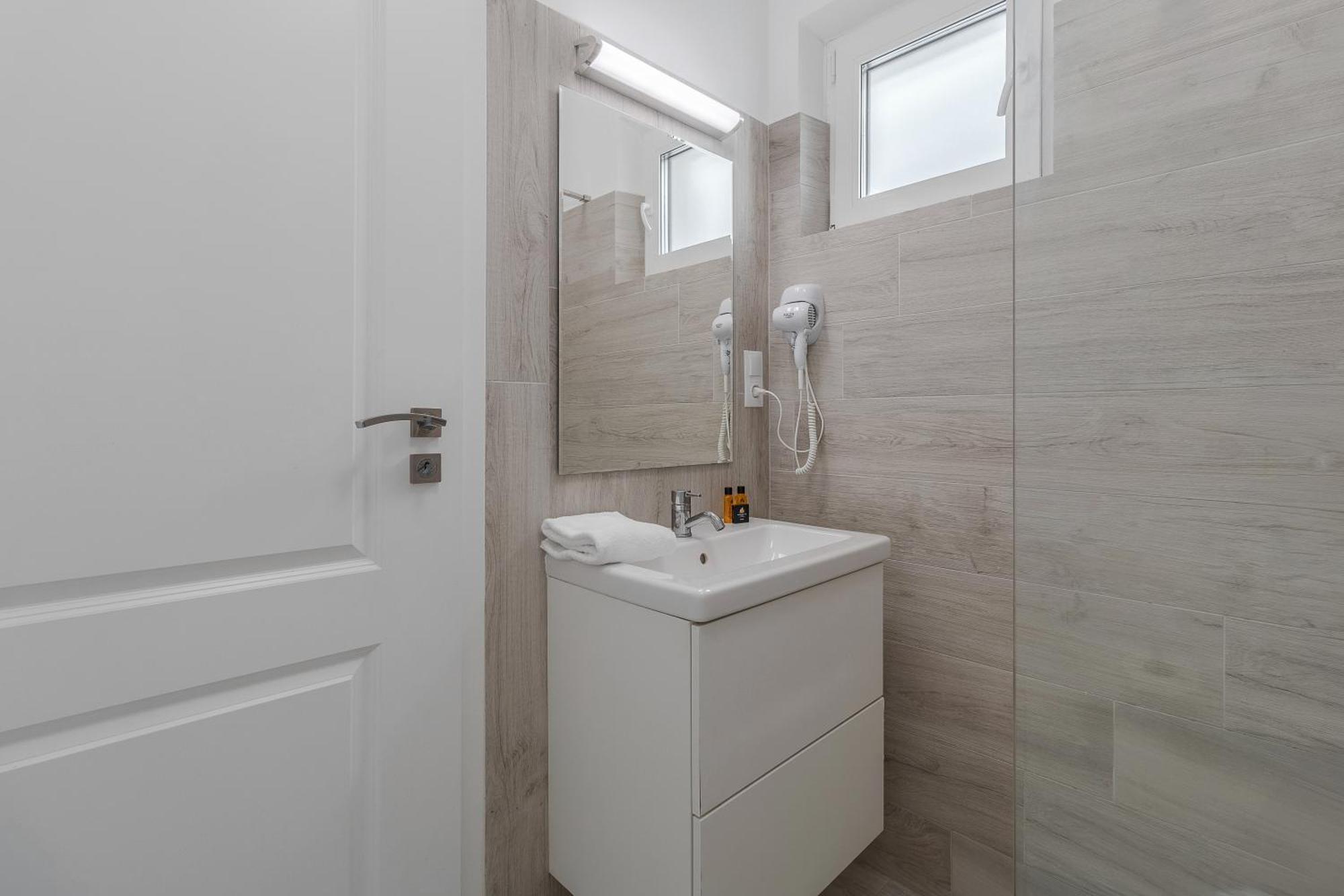 Ceyrat Flat Lägenhet Oradea Exteriör bild