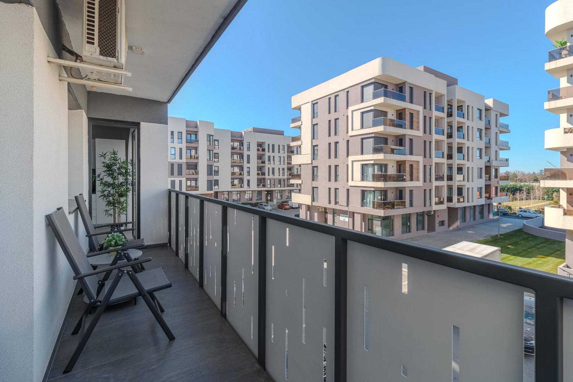 Ceyrat Flat Lägenhet Oradea Exteriör bild