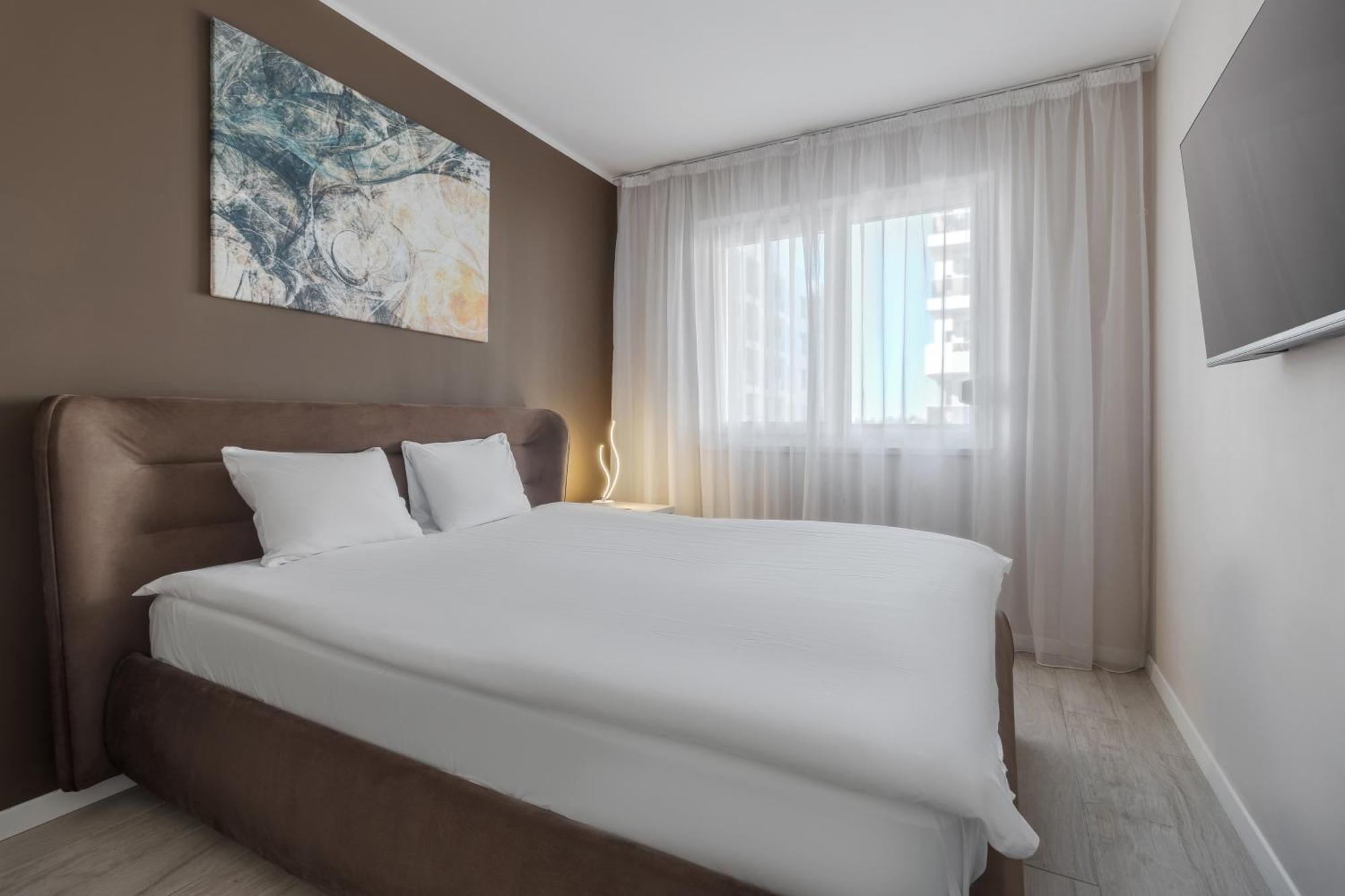 Ceyrat Flat Lägenhet Oradea Exteriör bild