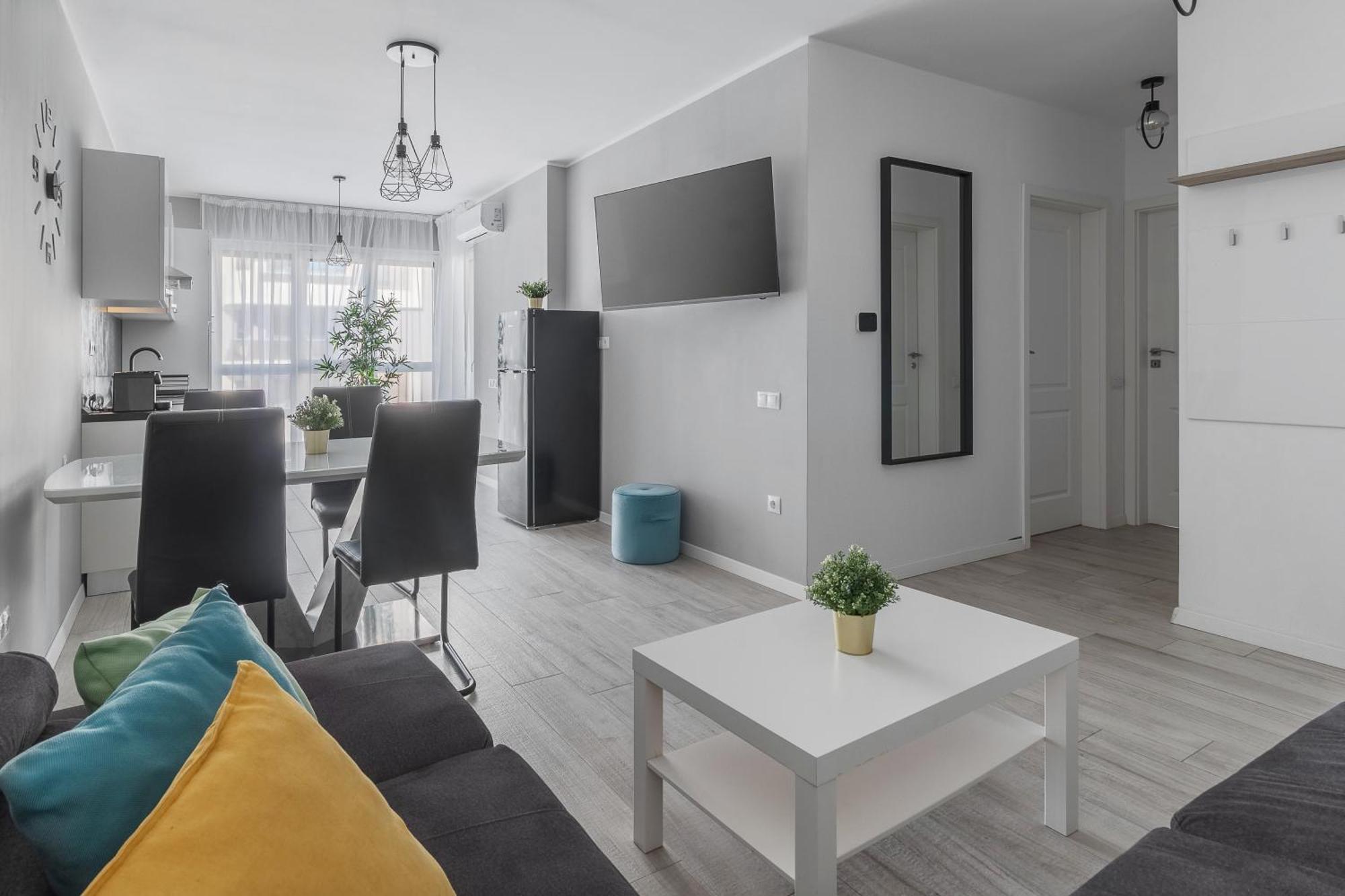 Ceyrat Flat Lägenhet Oradea Exteriör bild