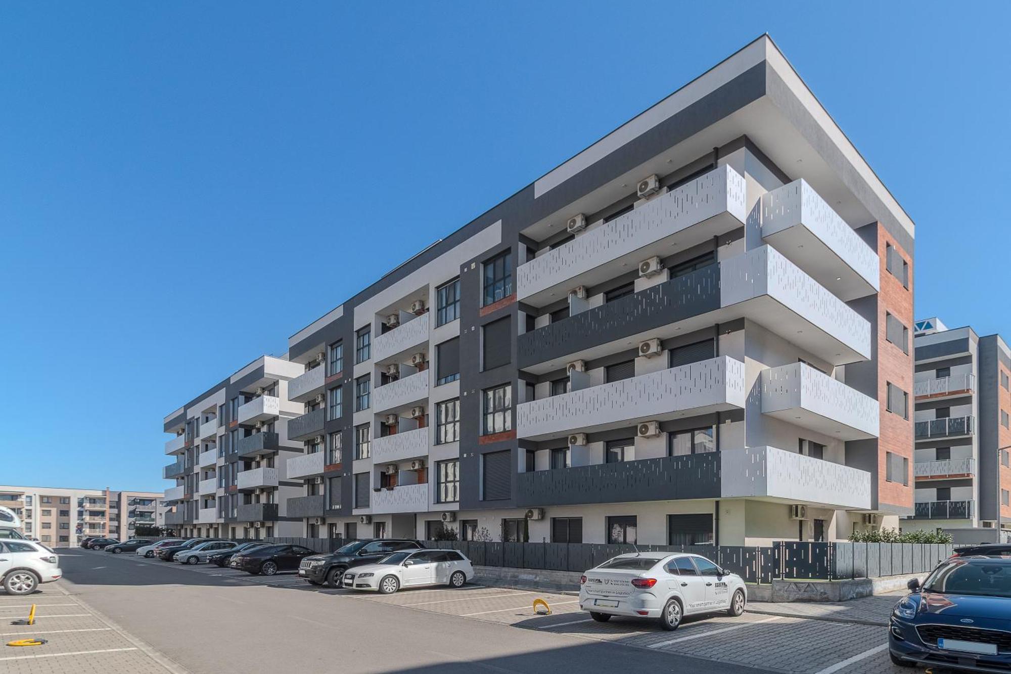 Ceyrat Flat Lägenhet Oradea Exteriör bild